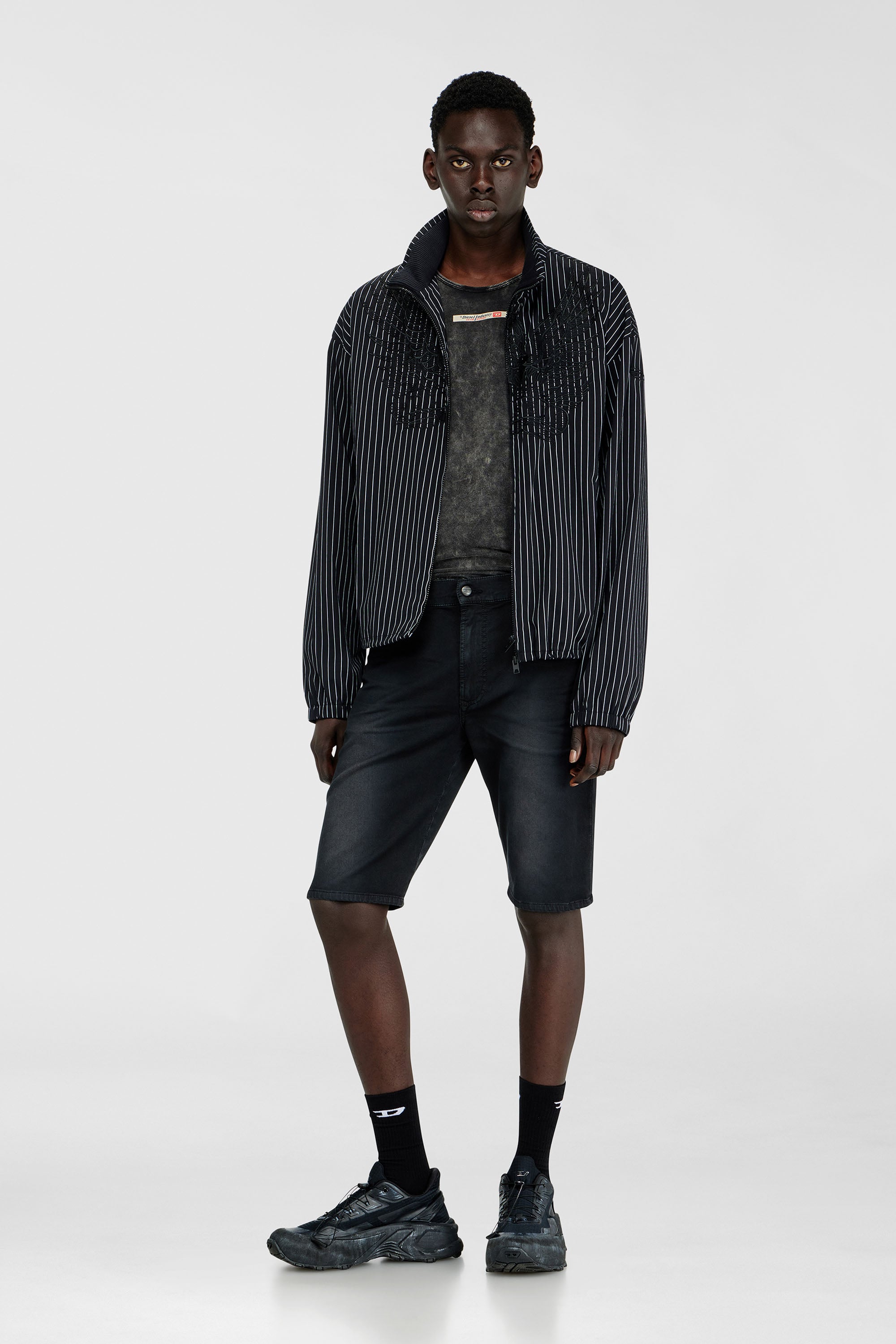 Diesel - 2033 D-KROOLEY-SHORT-BW JOGG, Short slim en denim color&eacute; Homme in Noir - 1