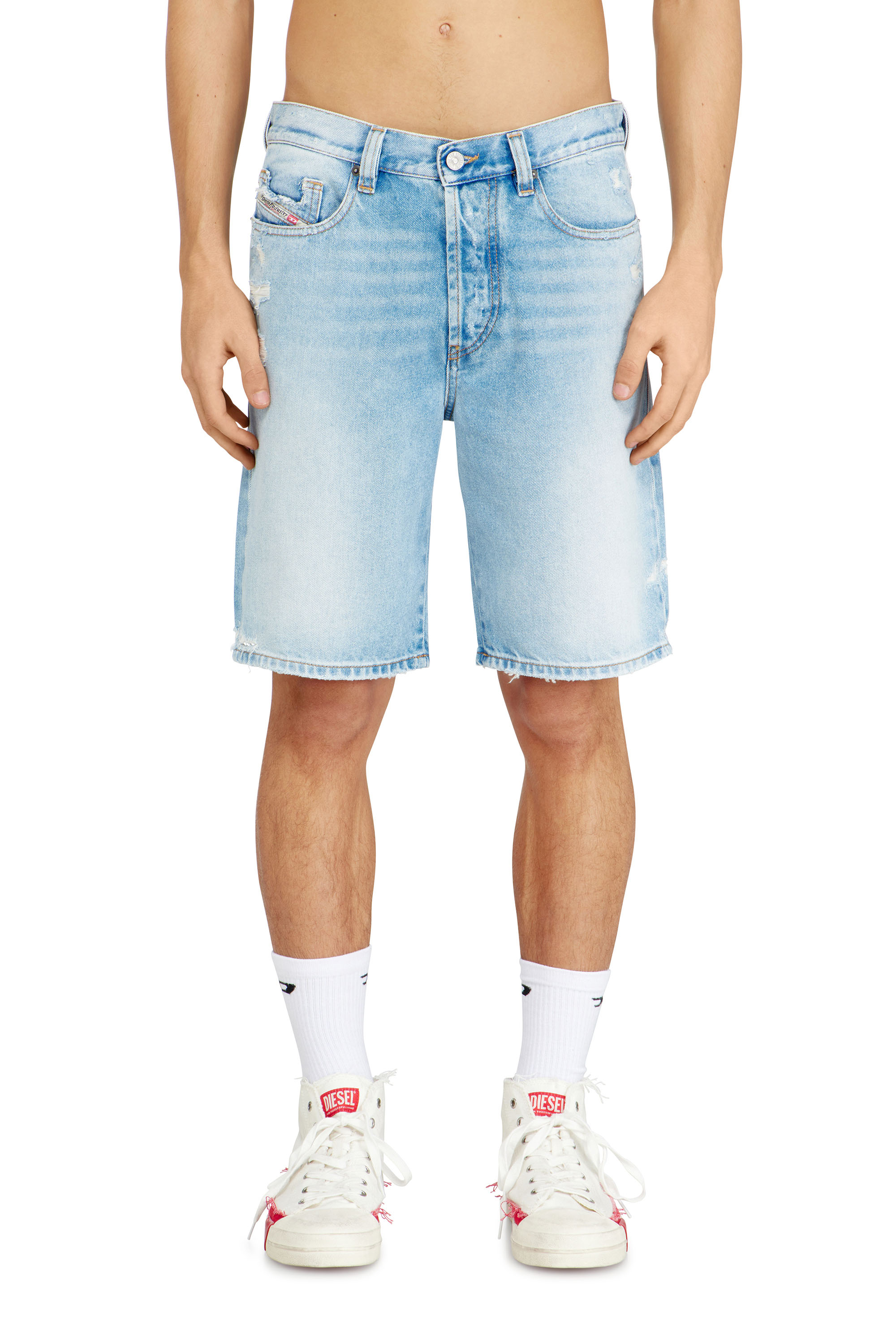 Diesel - REGULAR-SHORT, Herren Shorts aus Destroyed-Denim in Hellblau - 2