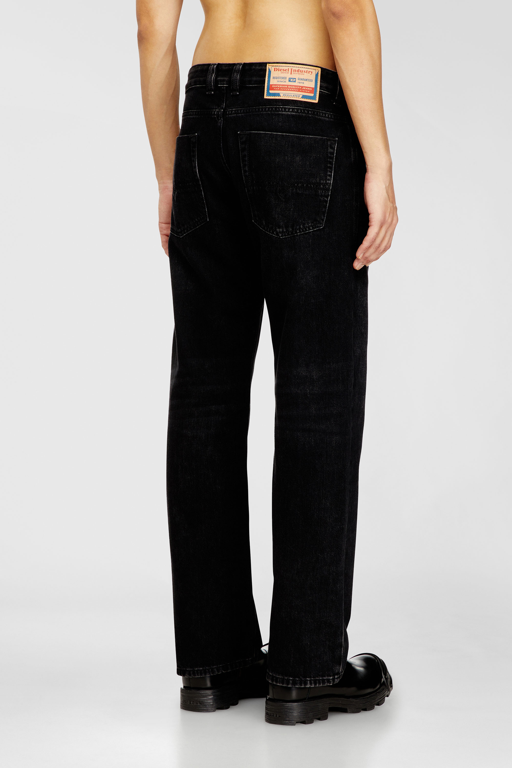 Diesel - Relaxed Jeans 1980 D-Eeper 09P09 Uomo, Nero/Grigio scuro - Image 3