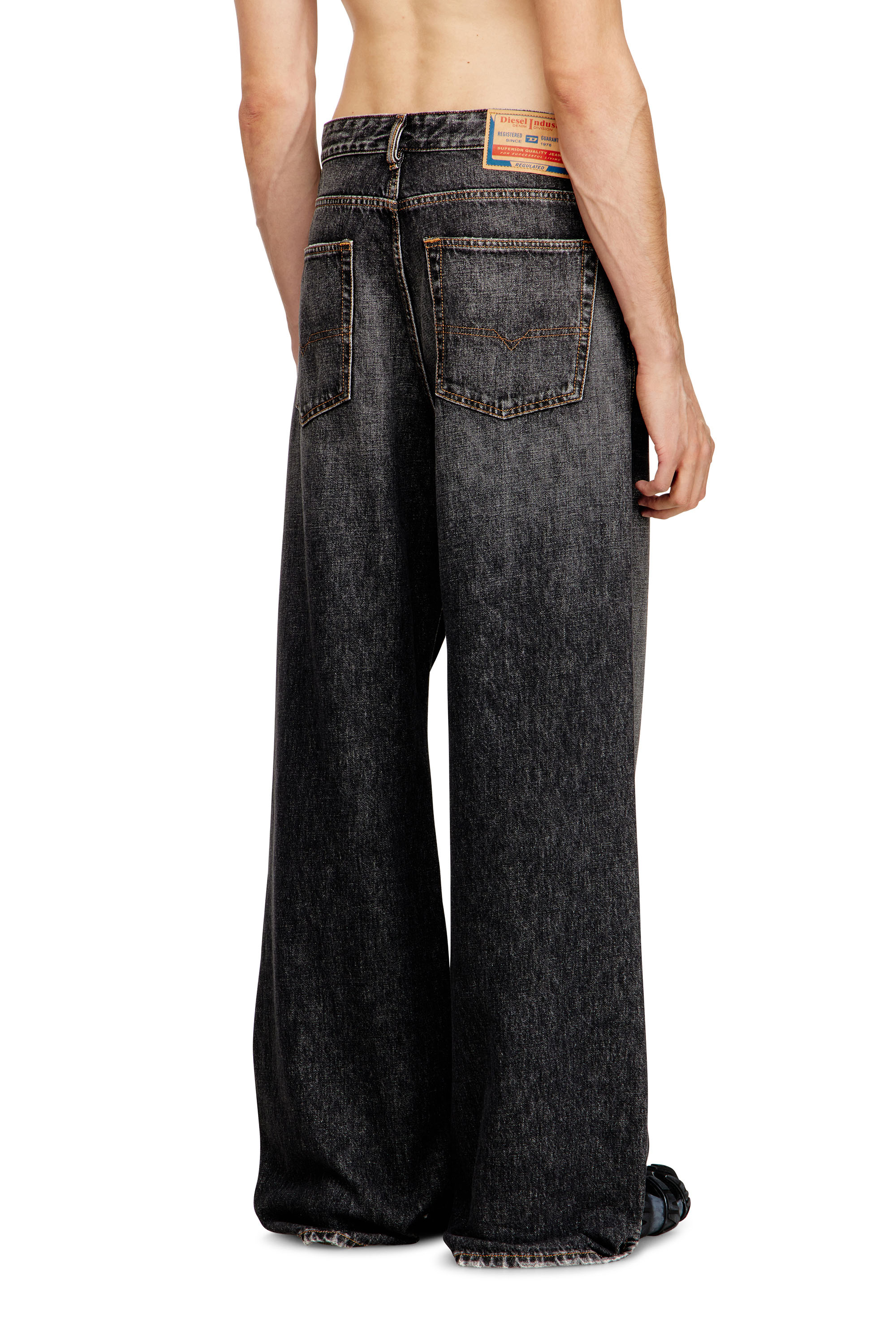 Diesel - Relaxed Jeans D-Rise 007DN Uomo, Nero/Grigio scuro - Image 4