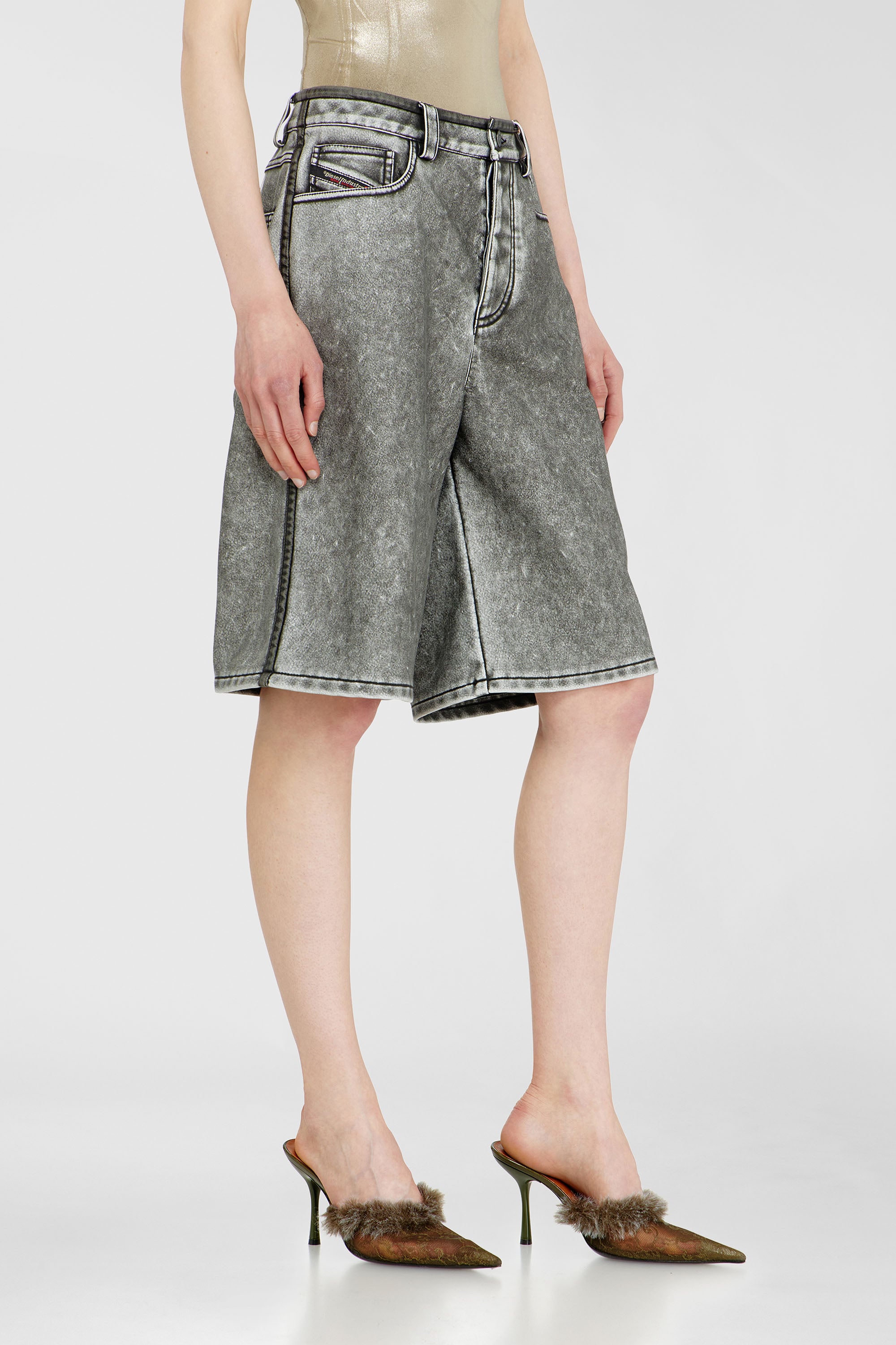 Diesel - P-ARLOR, Bermuda shorts in PU Donna in Grigio - 3