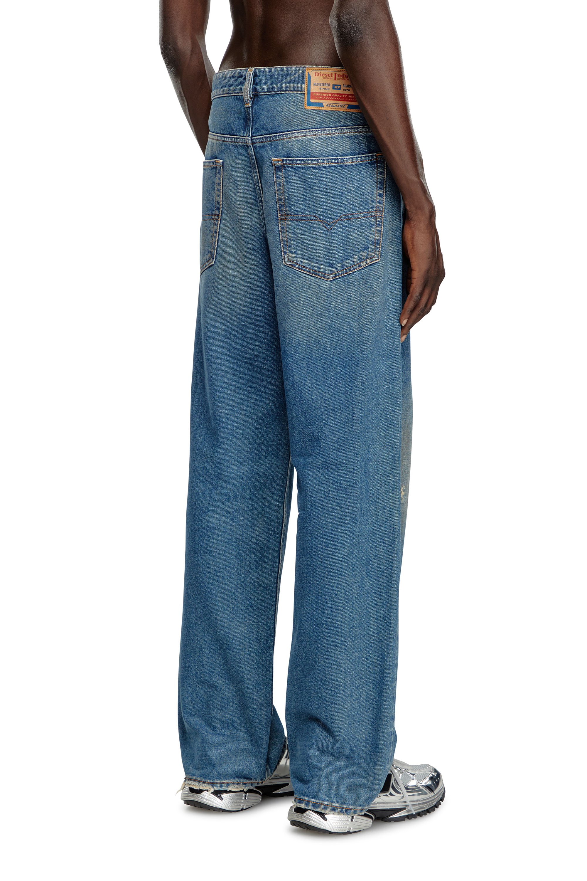 Diesel - Homme Straight Jeans 2001 D-Macro 09J79, Bleu moyen - Image 4