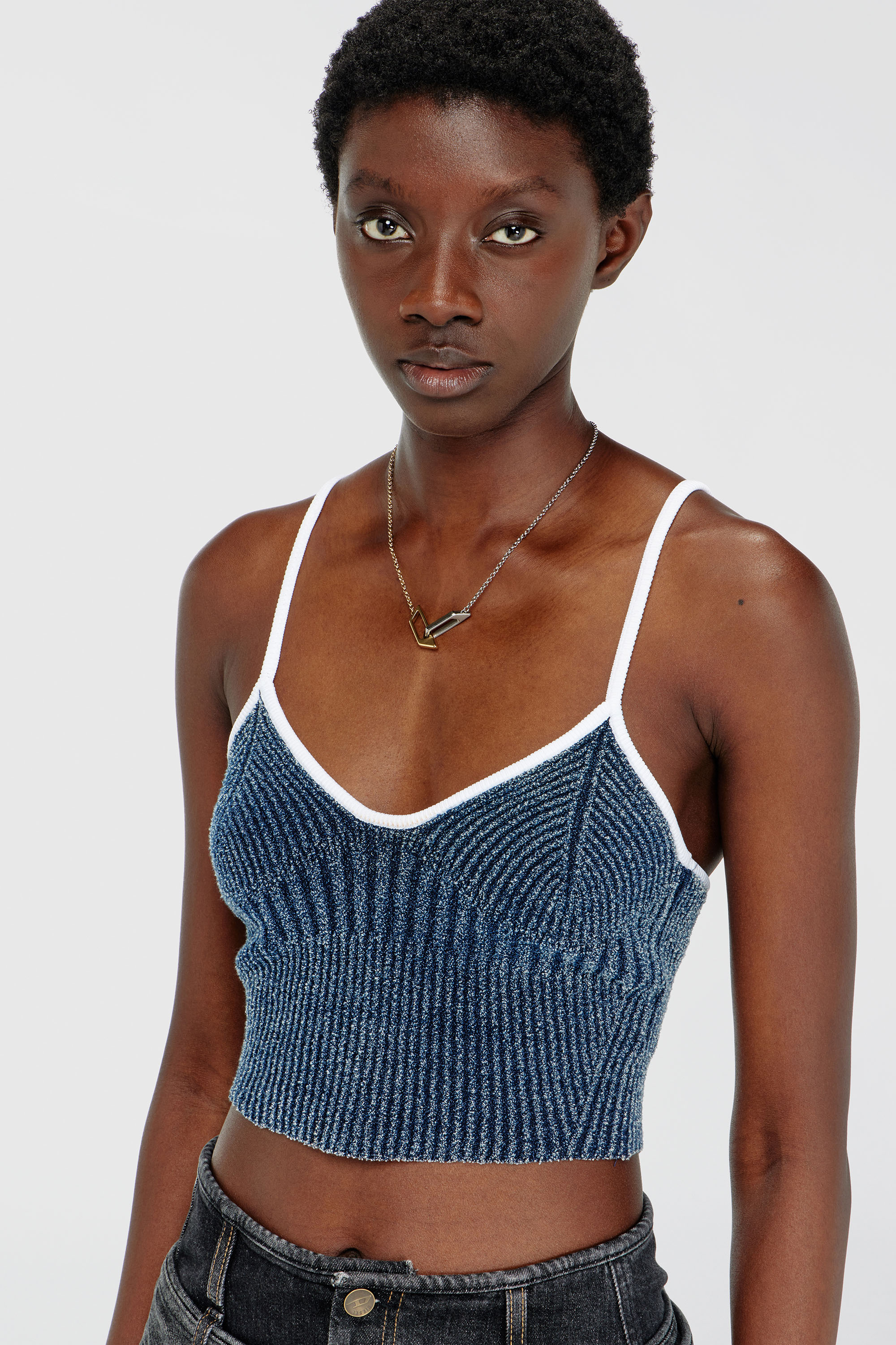 Diesel - M-ESTERE, Crop top in maglia boucl&eacute; indigo a costine Donna in Multicolor - 5