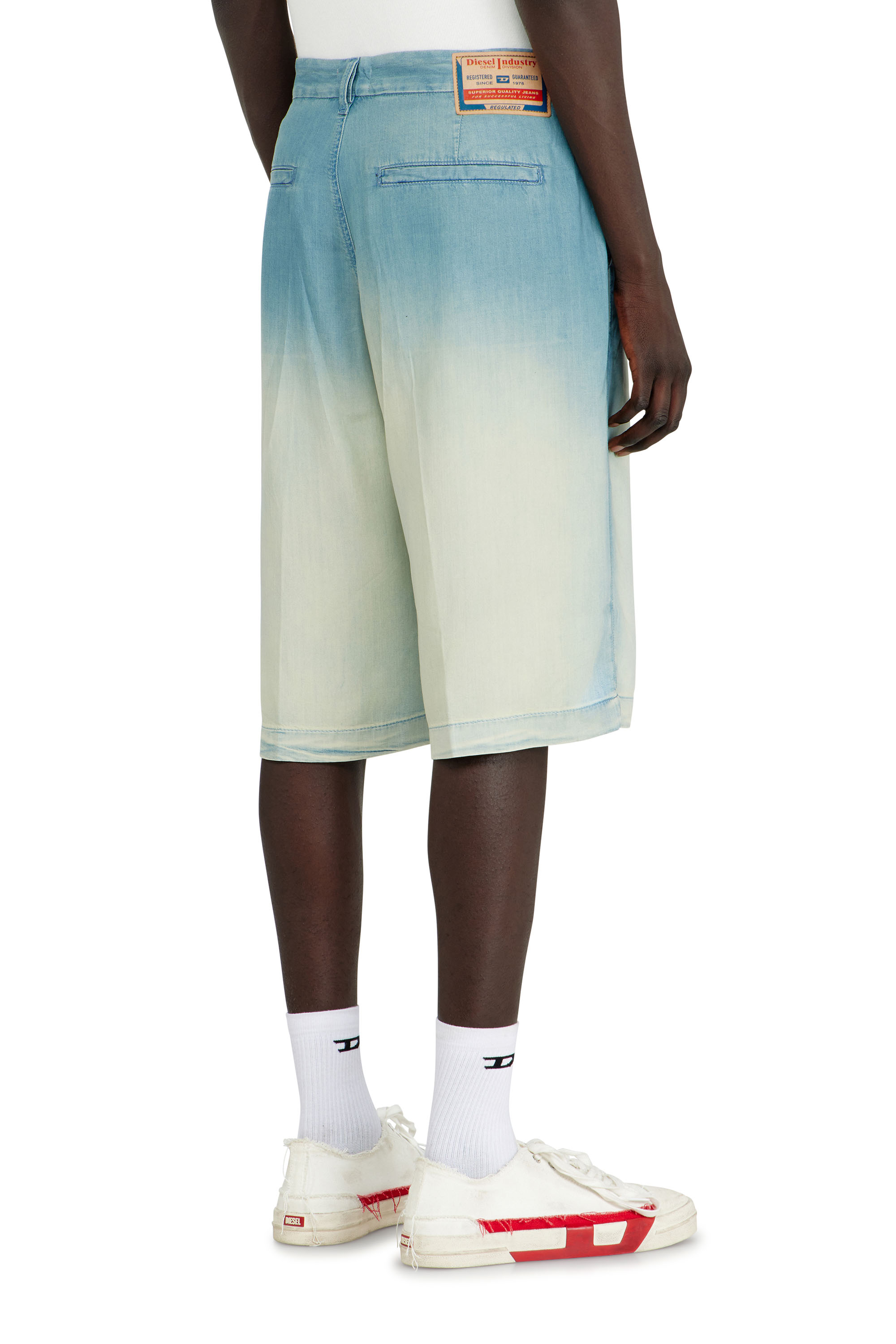 Diesel - D-TYLOR-SHORT-S, Herren Shorts aus flie&szlig;endem, &uuml;berf&auml;rbtem Denim in Hellblau - 3