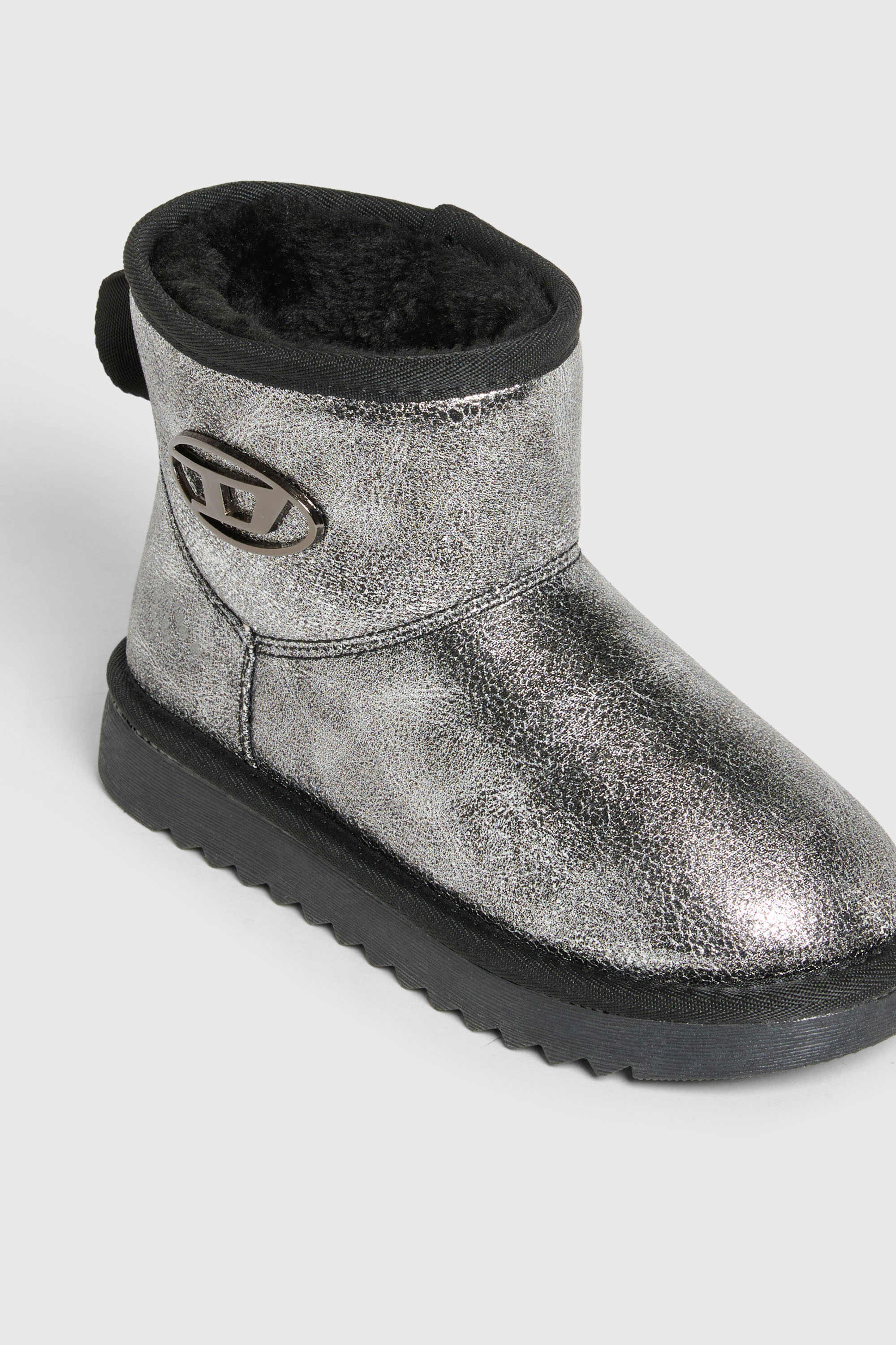 Diesel - D-DAATEN, D-Daaten - Stivali metallizzati con fodera peluche Unisex in Argento - 4