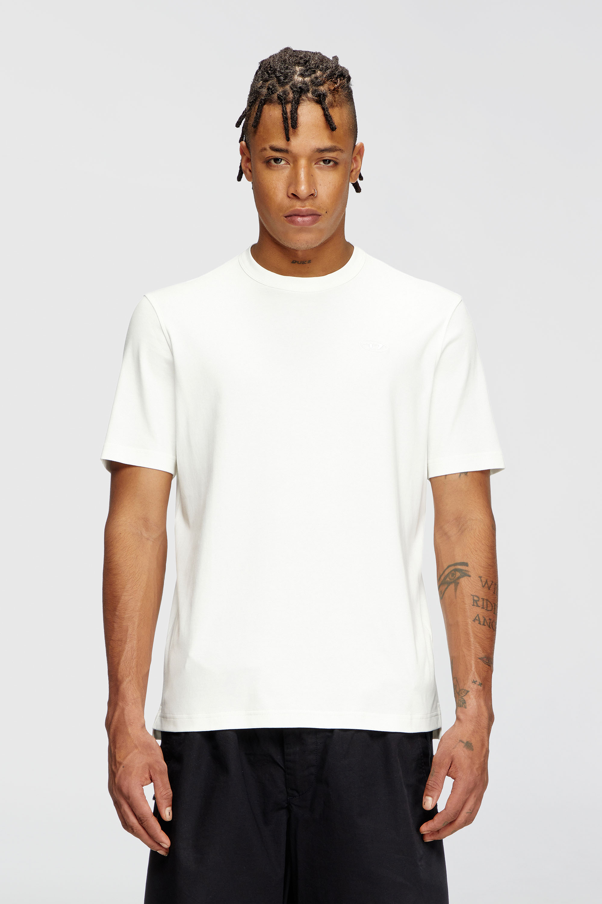 Diesel - T-ADJUST-SLITS-R17, Herren T-Shirt mit farblich abgestimmter Logo-Stickerei in Wei&szlig; - 1