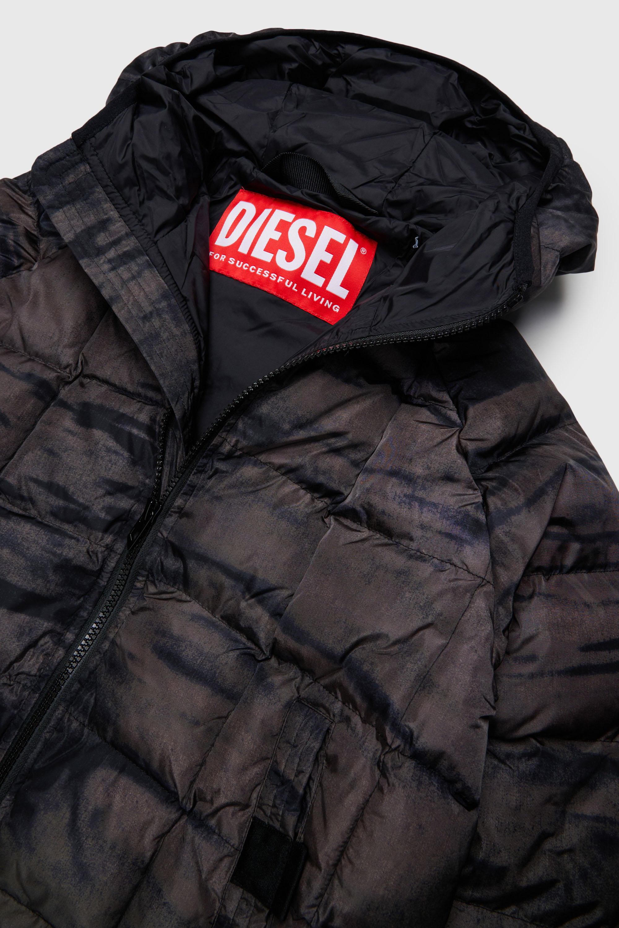 Diesel - JDEN, Doudoune avec imprim&eacute; graphique effet stri&eacute; Homme in Vert - 3