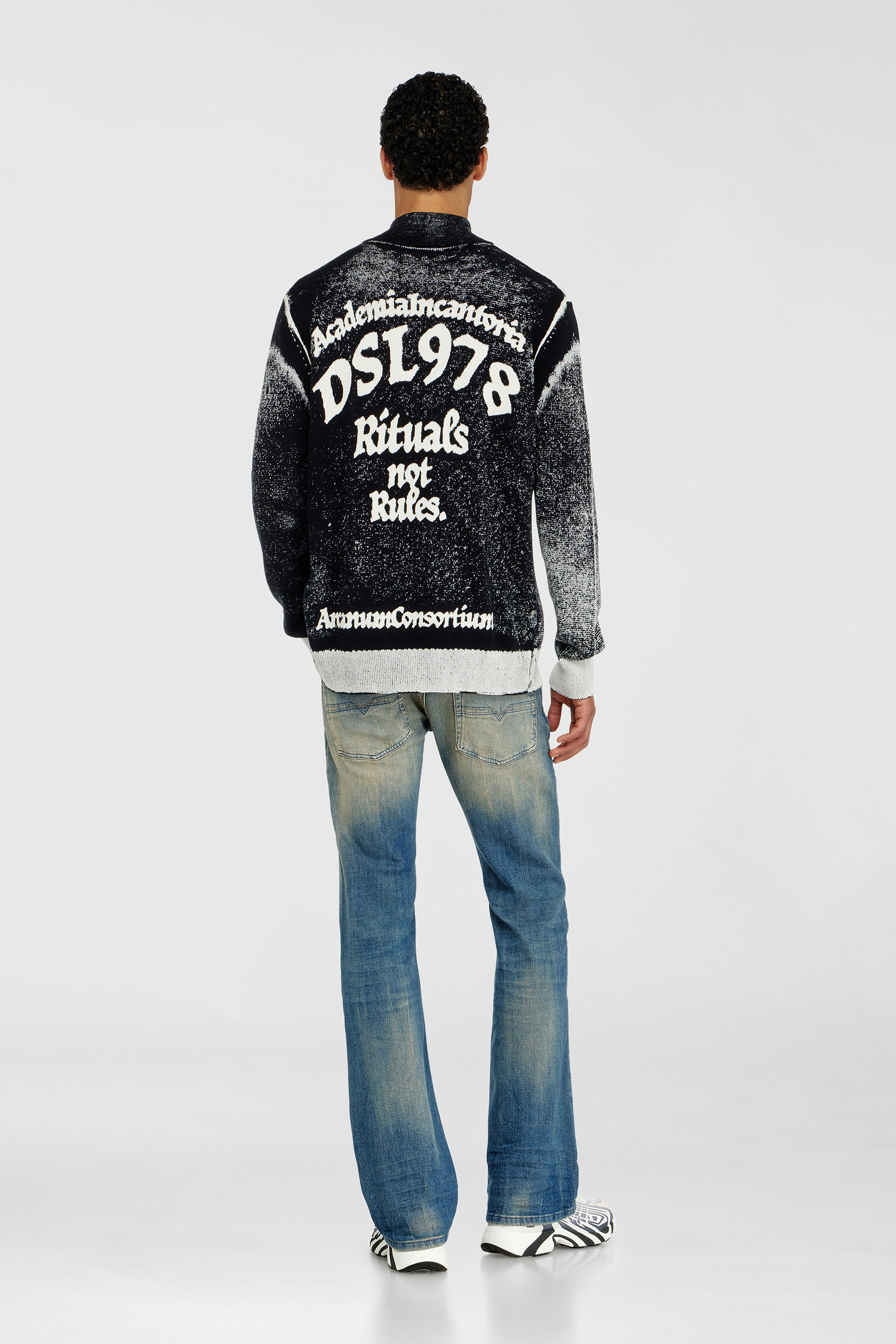 Diesel - Bootcut Jeans 2007 Zatiny 0KBBW Uomo, Blu medio - Image 3