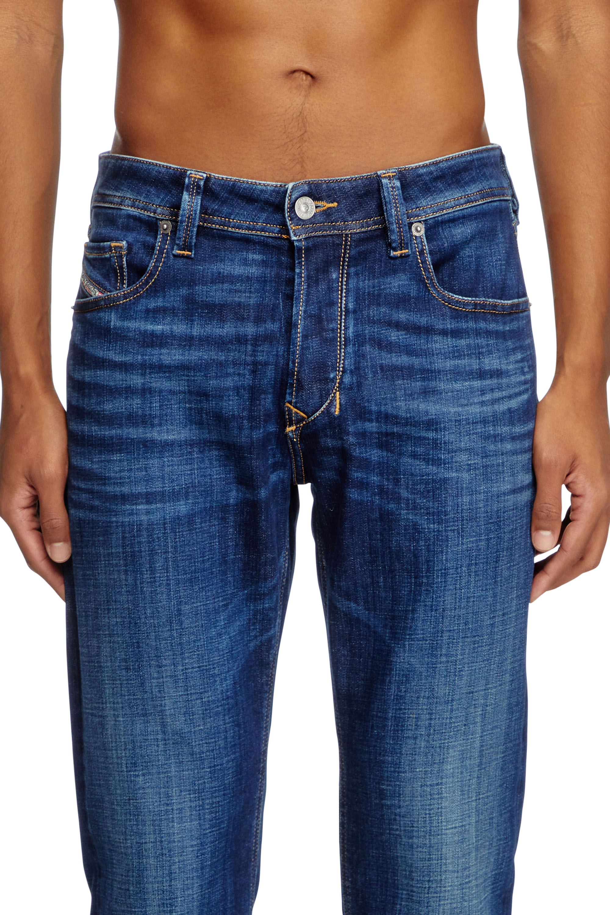 Diesel - Regular Jeans 1986 Larkee-Beex 09L62 Uomo, Blu Scuro - Image 5