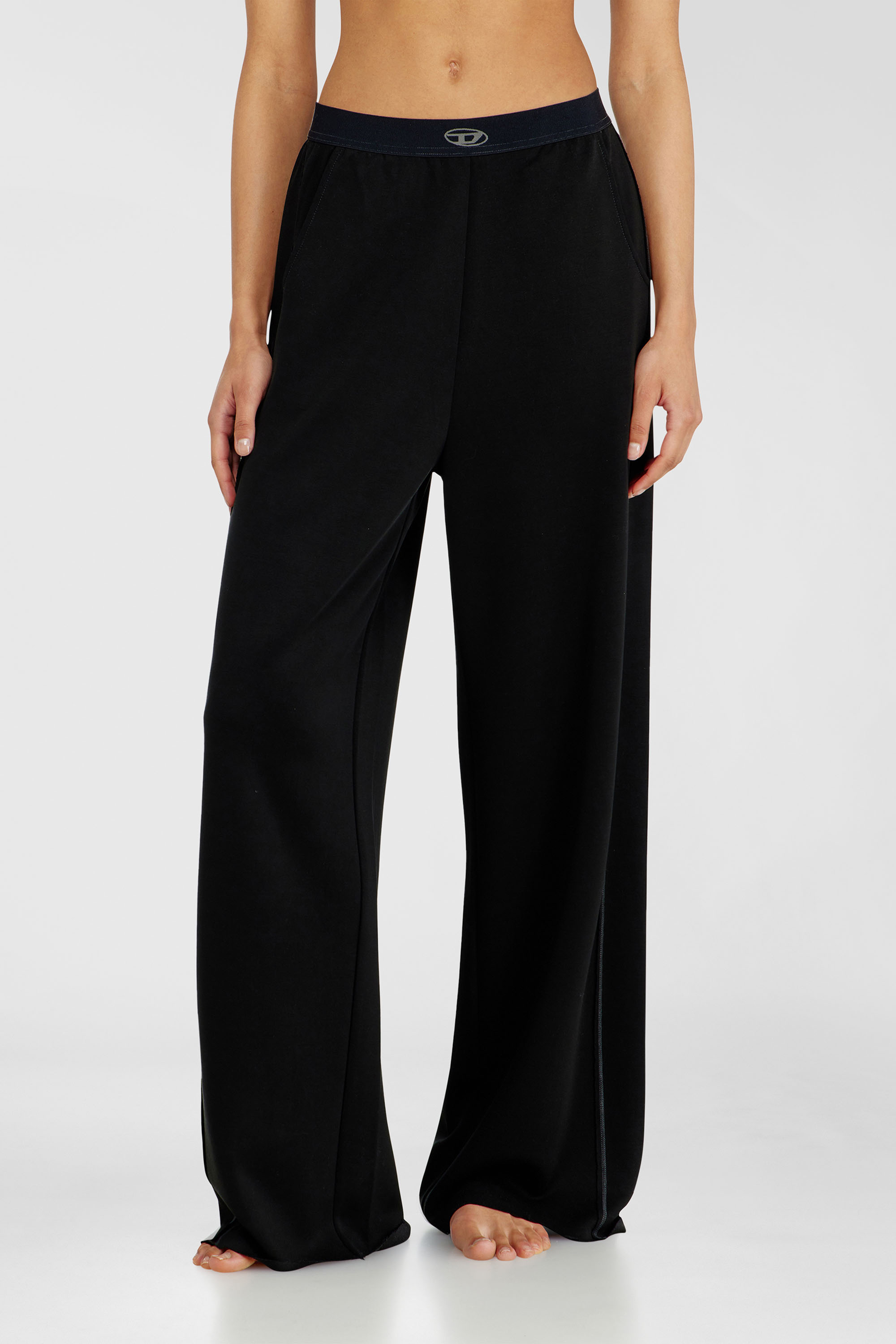 Diesel - ALYSA-UTLT, Pantaloni da tuta in scuba stretch leggero Donna in Nero - 3