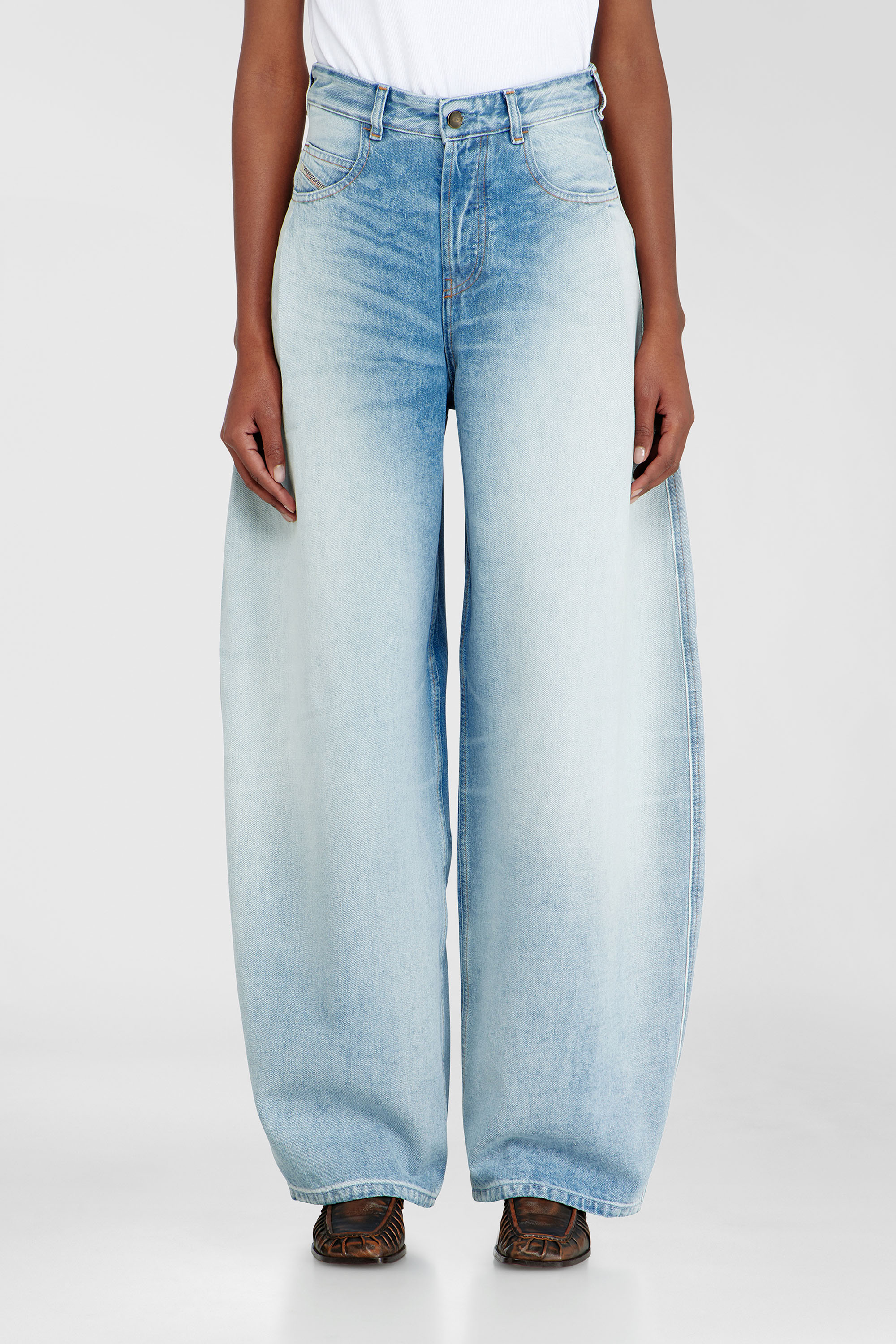 Diesel - Relaxed Jeans 1987 D-Khelz 007EE Femme, Bleu Clair - Image 2