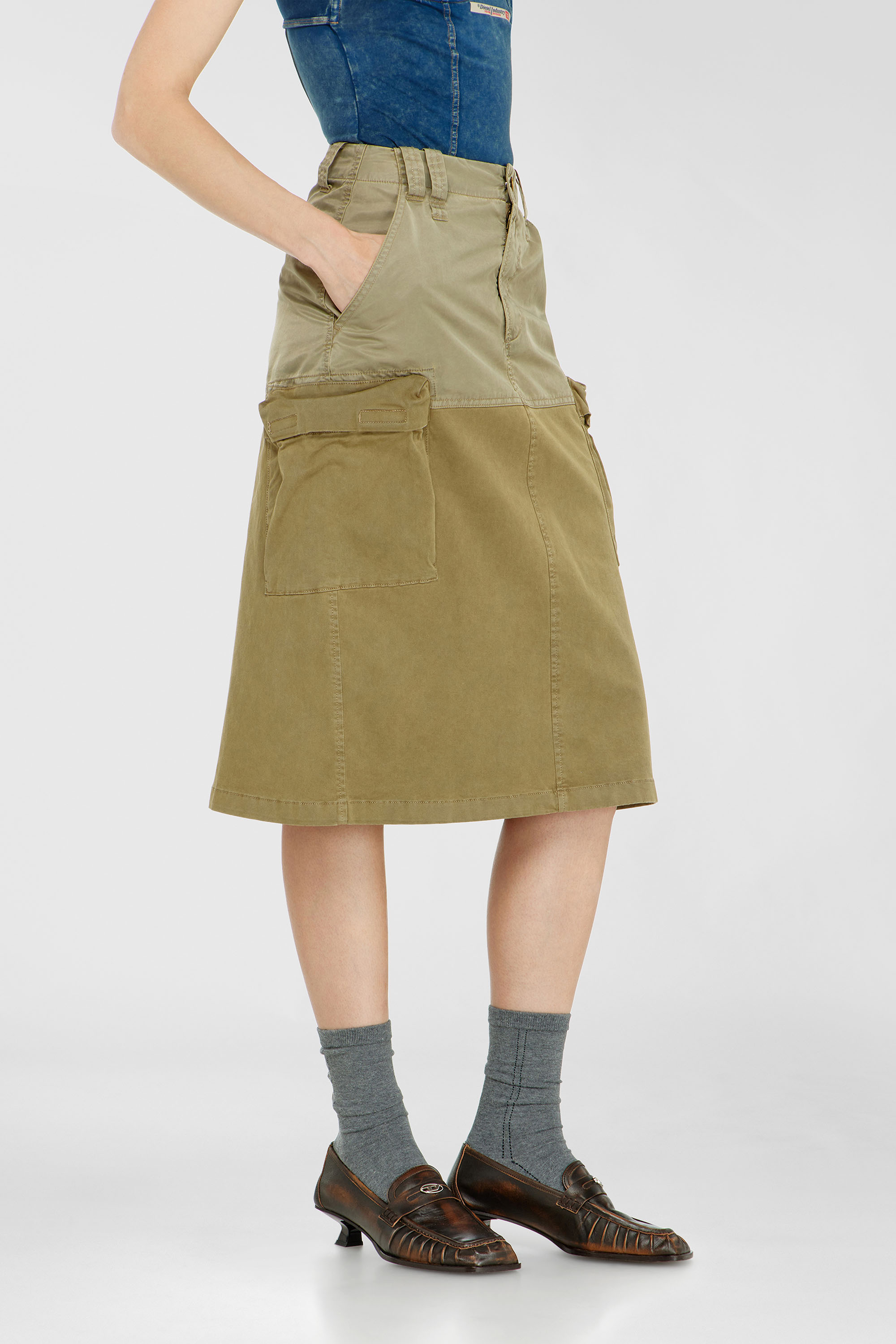 Diesel - O-DELE, Gonna midi cargo in cotone e nylon Donna in Verde - 1