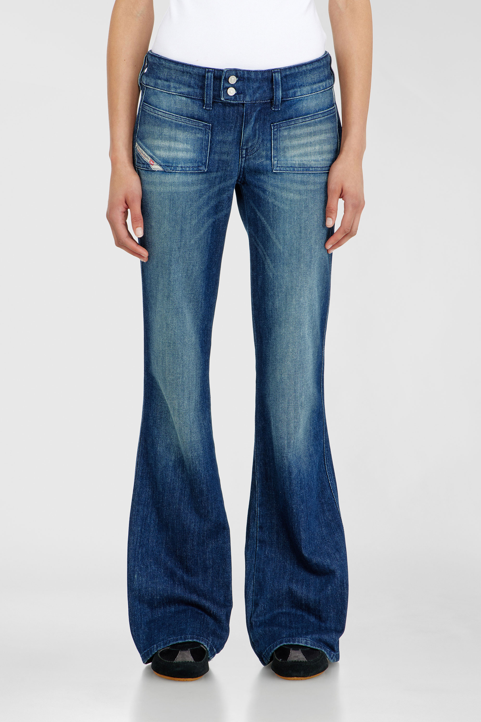 Diesel - Bootcut Jeans D-Hush 0KBBR Donna, Blu Scuro - Image 4