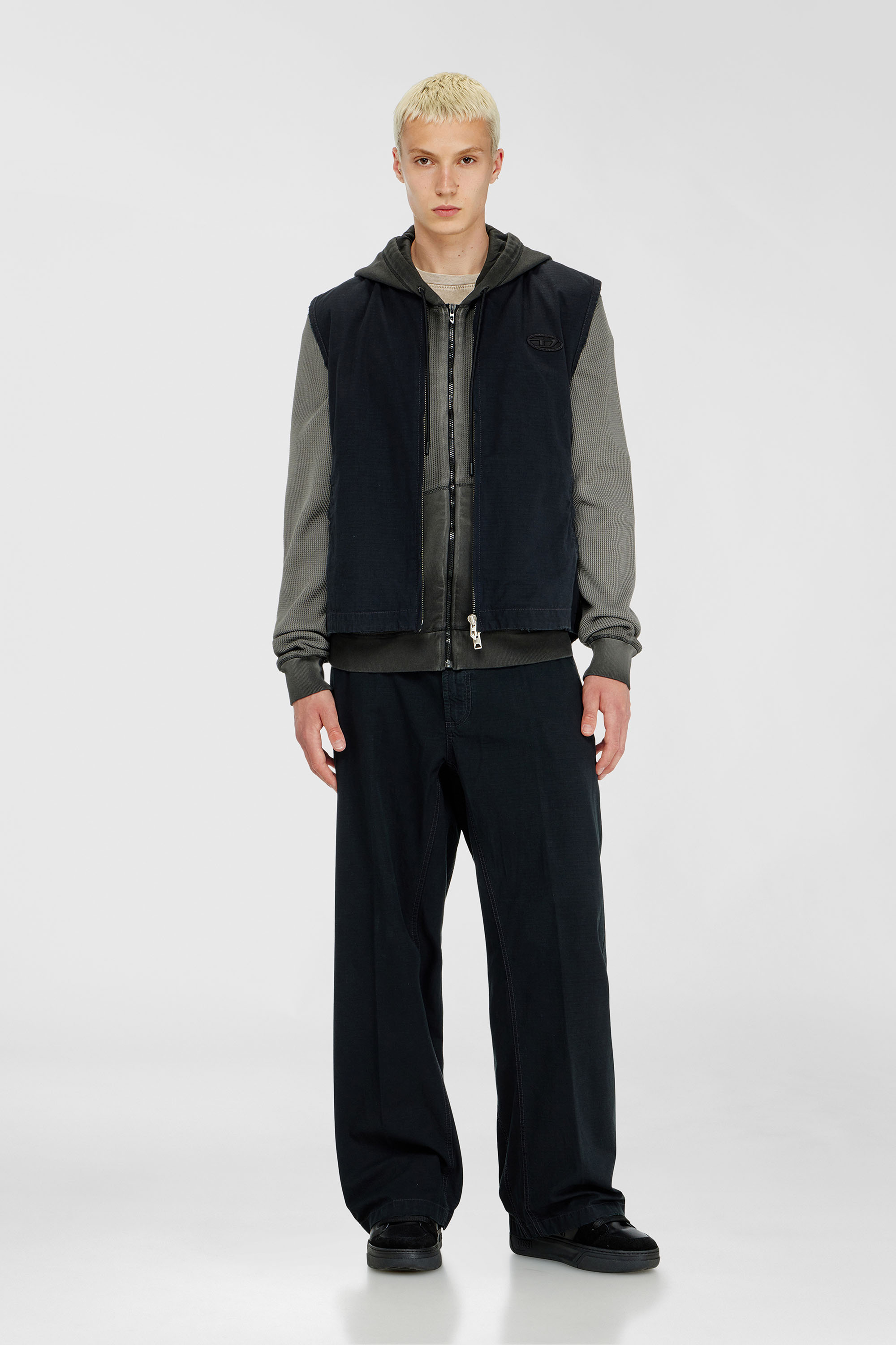 Diesel - J-TYPE-CO-SL, Gilet in cotone ripstop con patch Oval D Uomo in Nero - 2