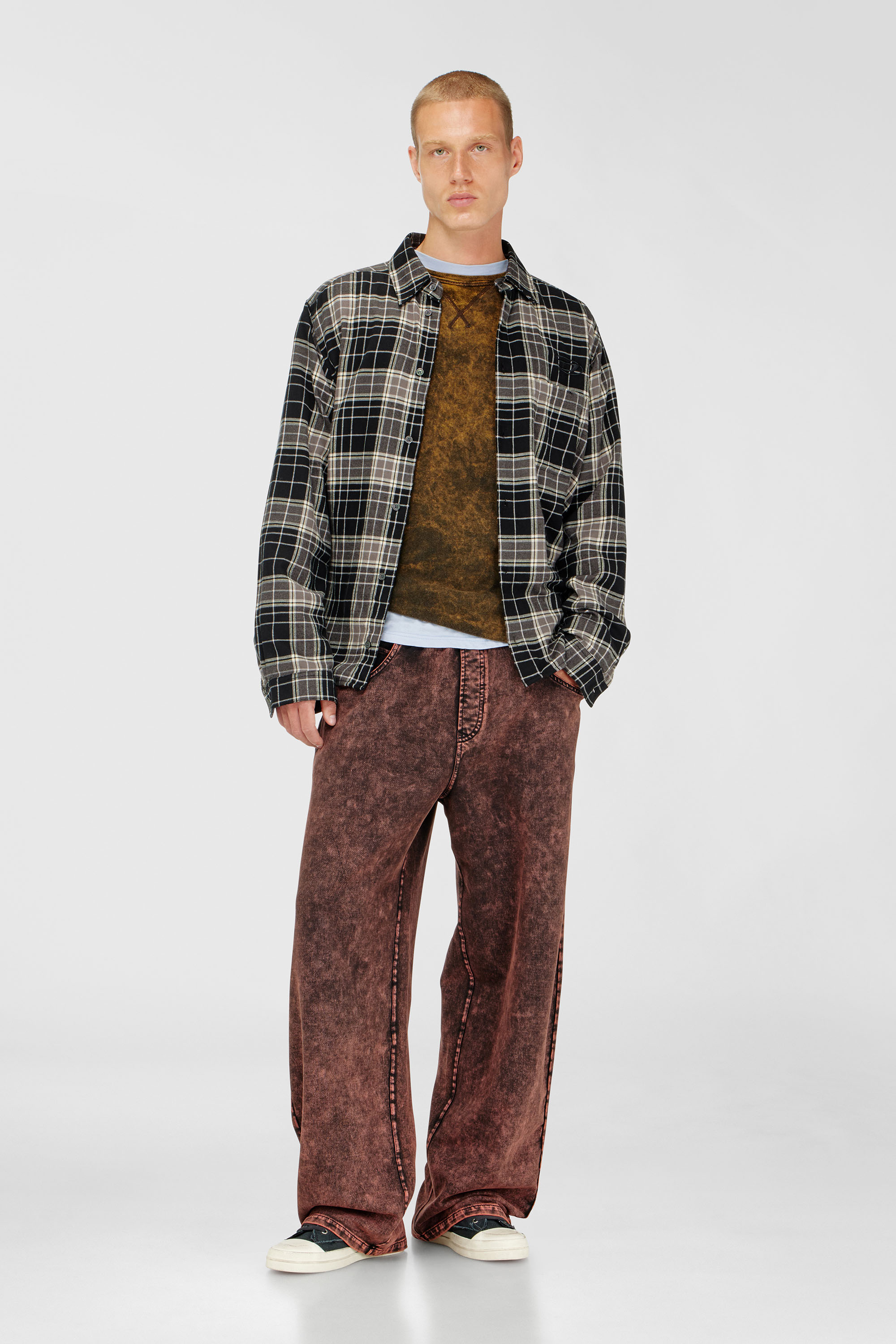 Diesel - T-BOXT-LS-RAW, T-shirt a manica lunga acid wash con soprafili sfrangiati Uomo in Marrone - 1