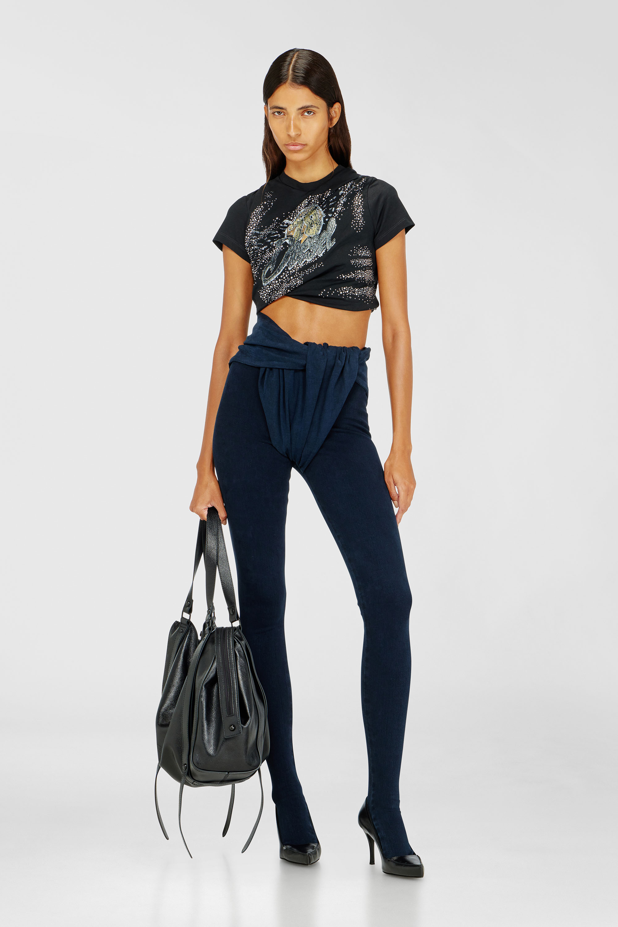 Diesel - T-WINCY, T-shirt arricciata in jersey a doppio strato Donna in Nero - 1