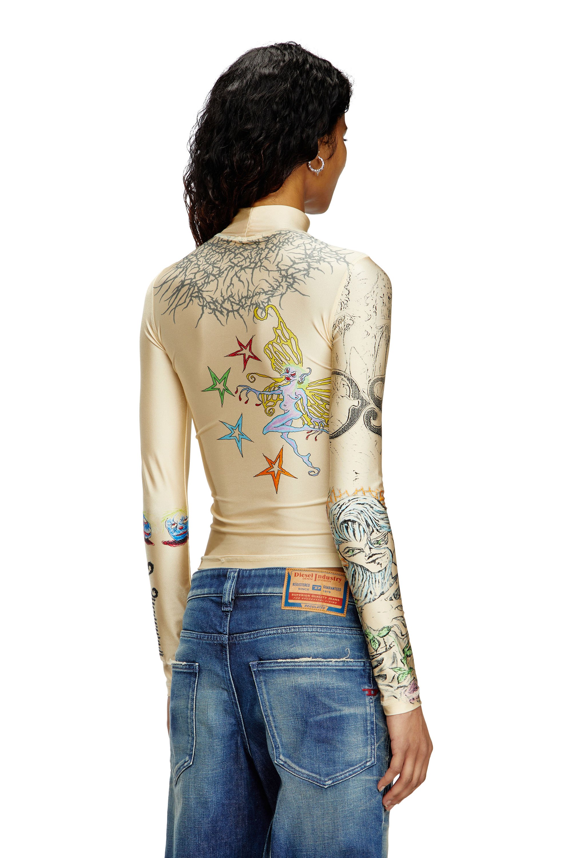 Diesel - T-IMUN, Top à col roulé avec imprimé tatouage Femme in Beige - 4