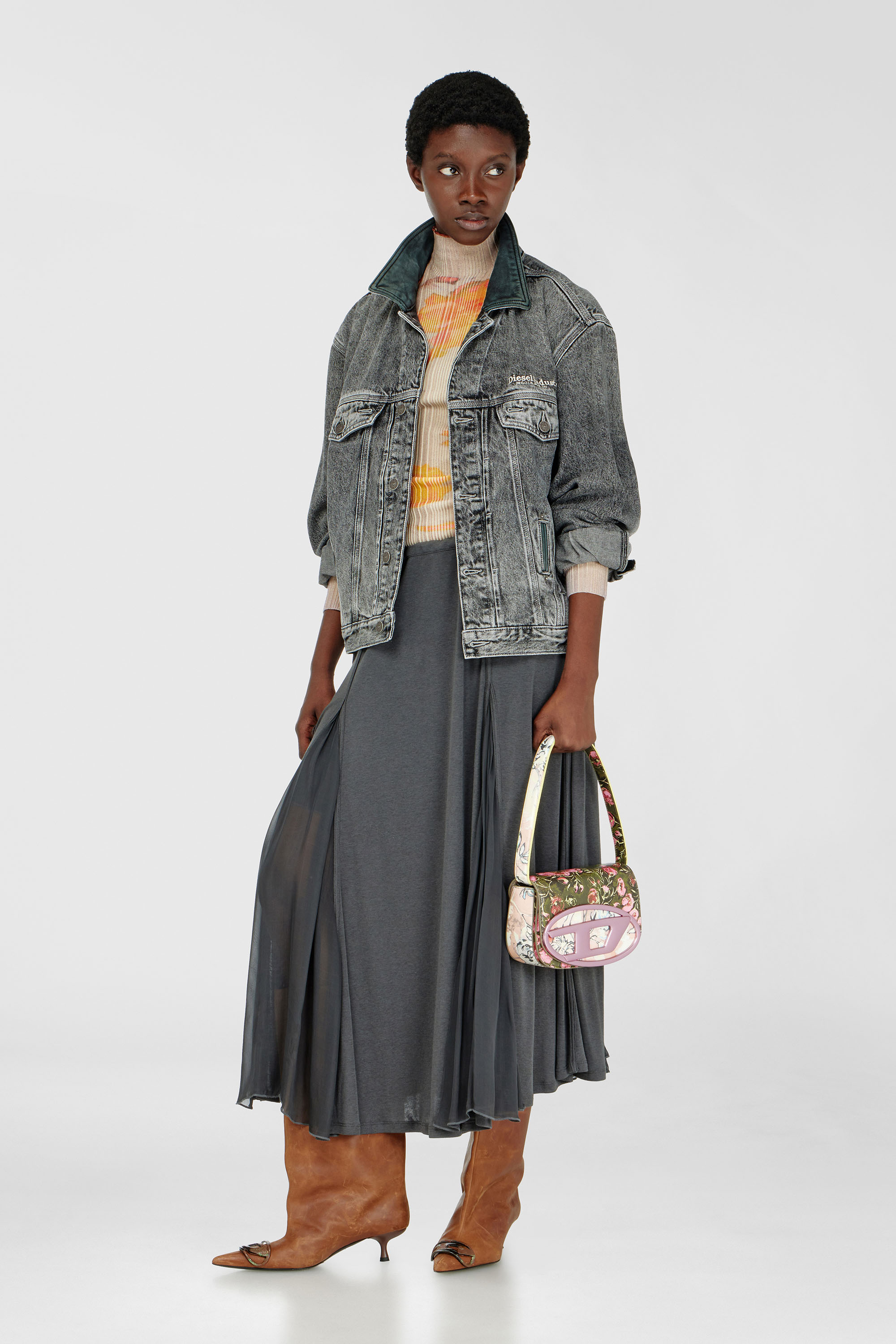 Diesel - D-DENVER-S, Veste en jean trucker avec garnitures en cuir ton sur ton Mixte in Gris - 7