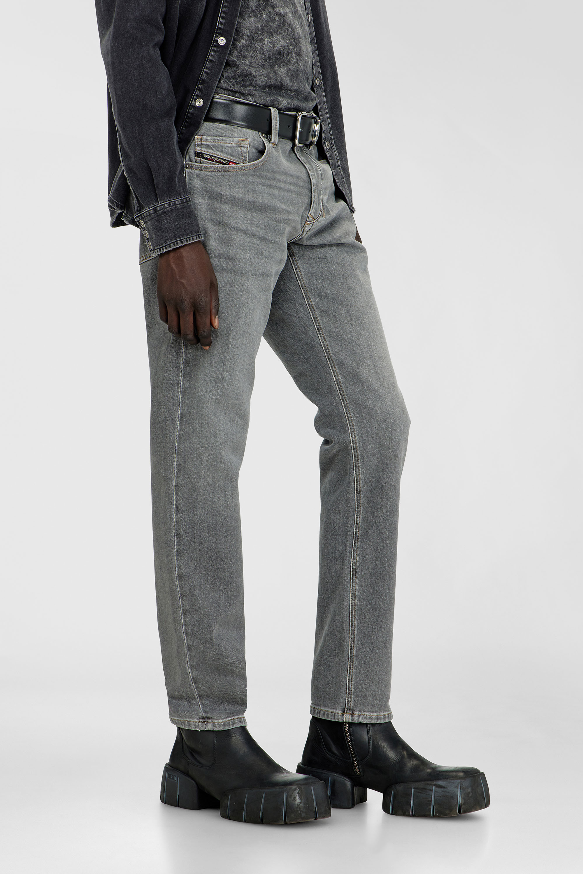 Diesel - Herren Regular Jeans 1986 Larkee-Beex 0KBBI, Grau - 7