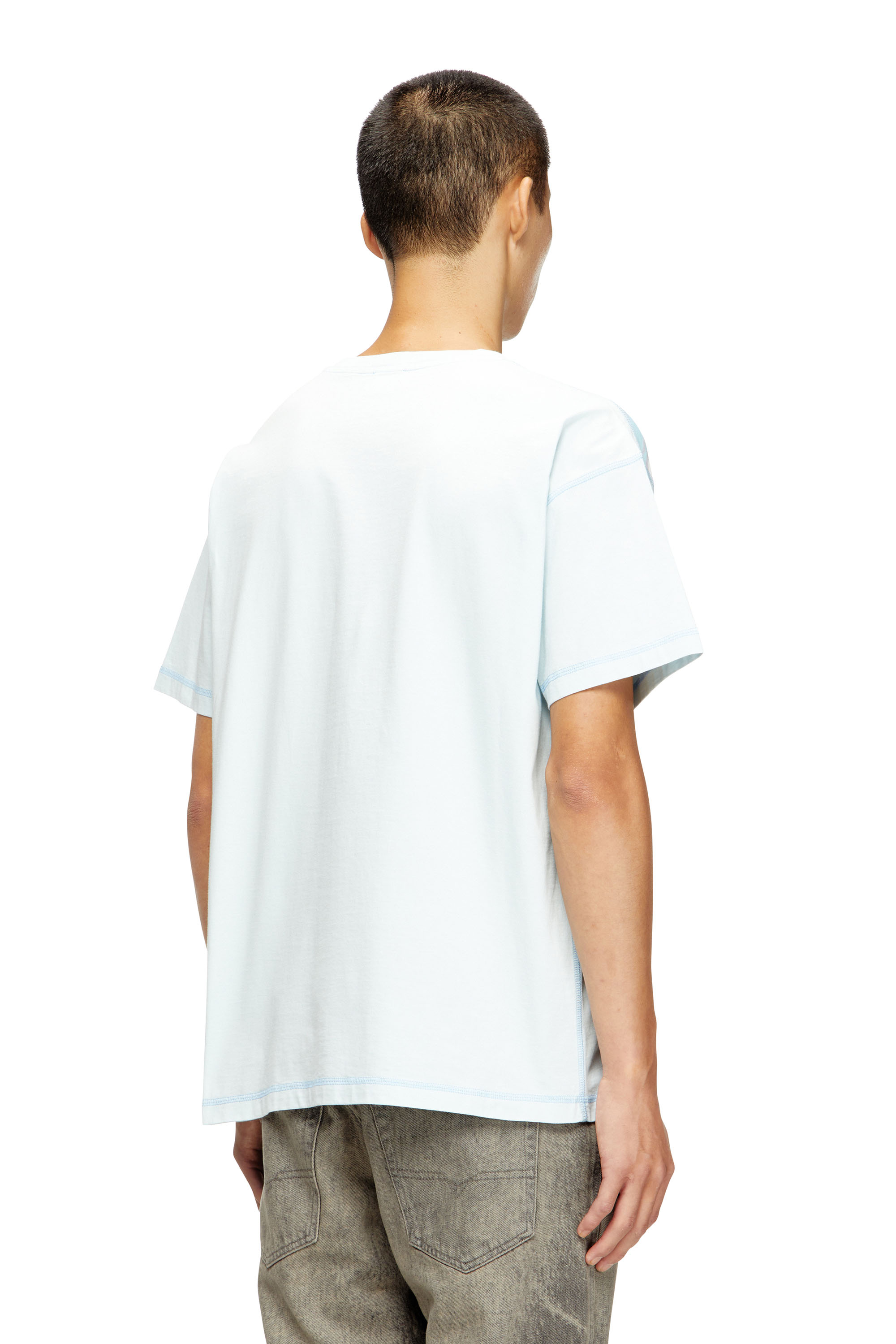 Diesel - T-GASPARD-IHBJ, T-shirt avec imprimé graphique délavé Homme in Bleu - 4