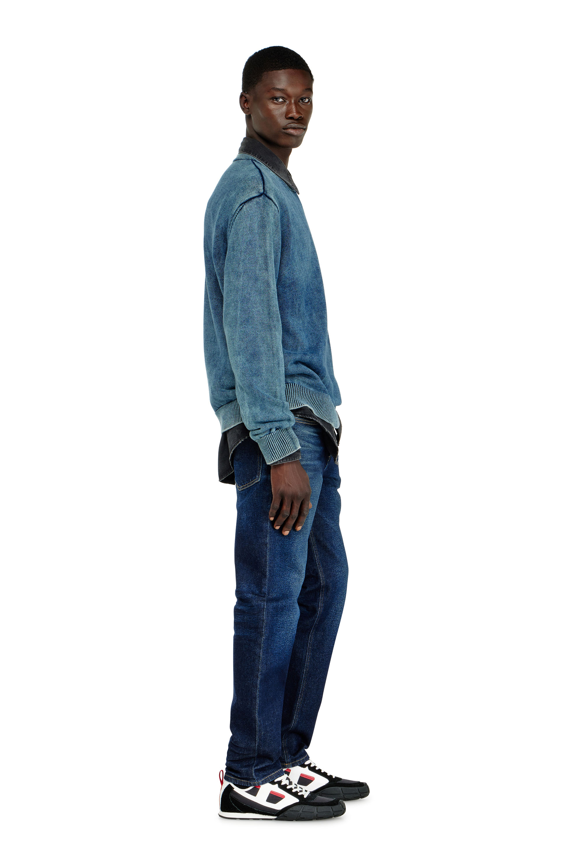 Diesel - Regular Jeans 2023 D-Finitive 0KBBV Uomo, Blu Scuro - Image 4