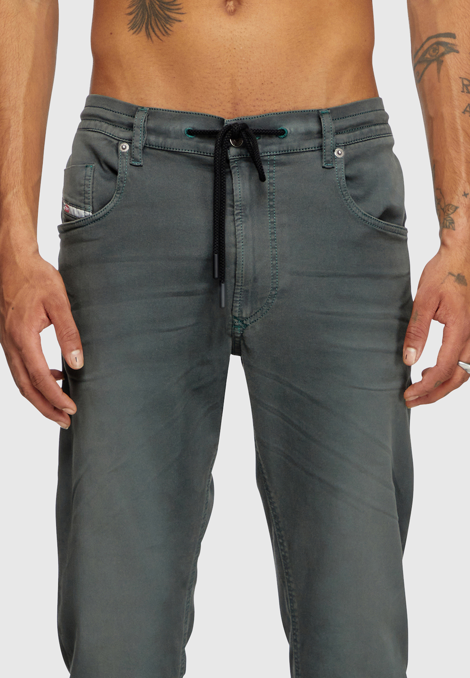 Diesel - Regular 2030 D-Krooley Joggjeans® 0670M Uomo, Grigio - Image 5