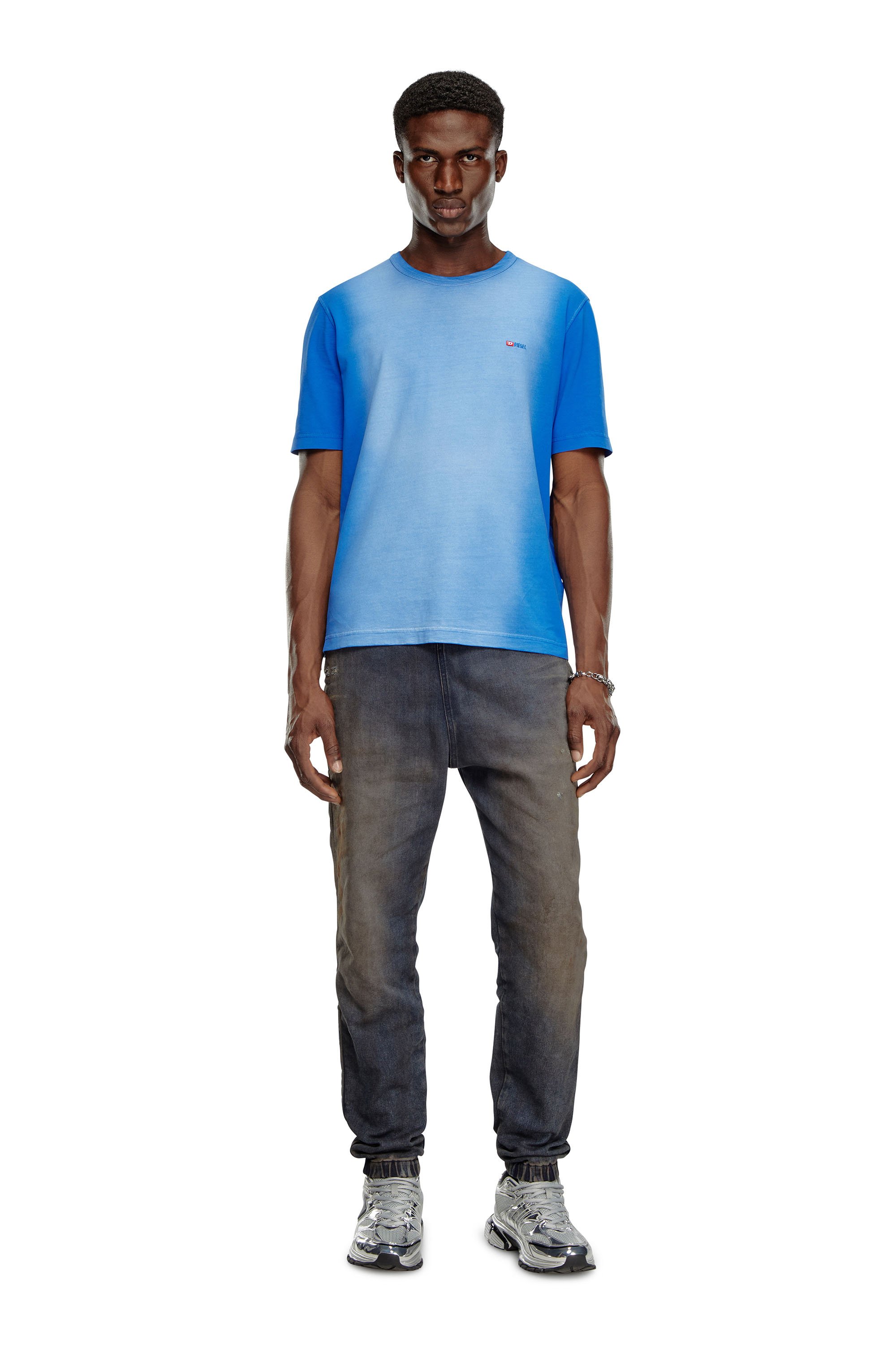 Diesel - T-ADJUST-Q2, Uomo T-shirt in jersey di cotone effetto spray in Blu - Image 2