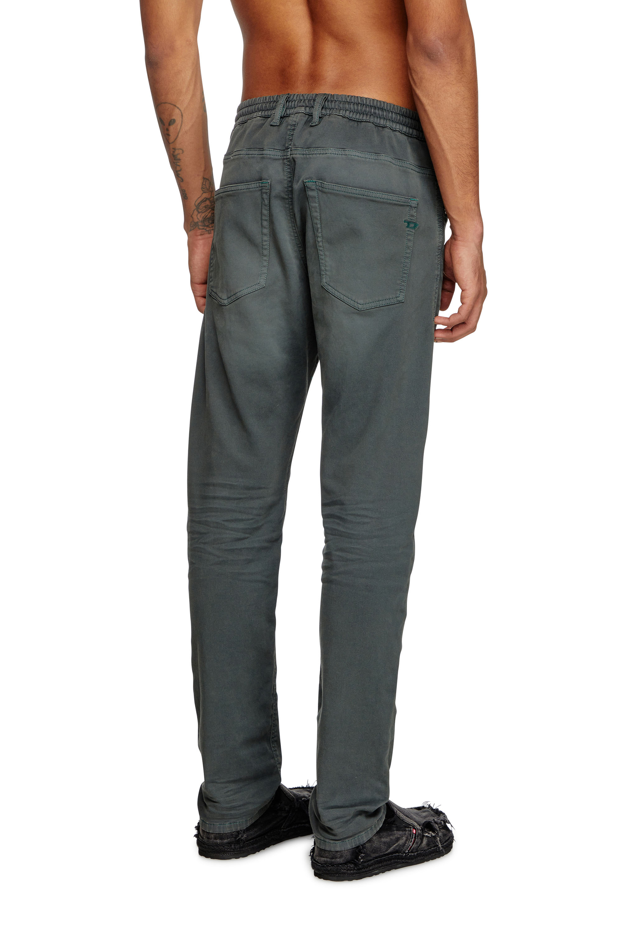 Diesel - Regular 2030 D-Krooley Joggjeans® 0670M Uomo, Grigio - Image 4