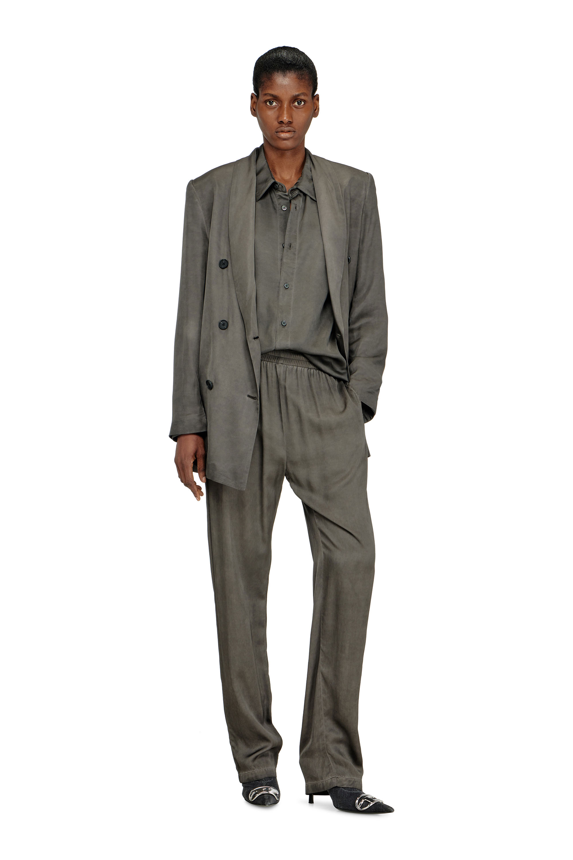 Diesel - P-TRAK, Pantalon fluide en satin teint au pigment Femme in Gris - 2