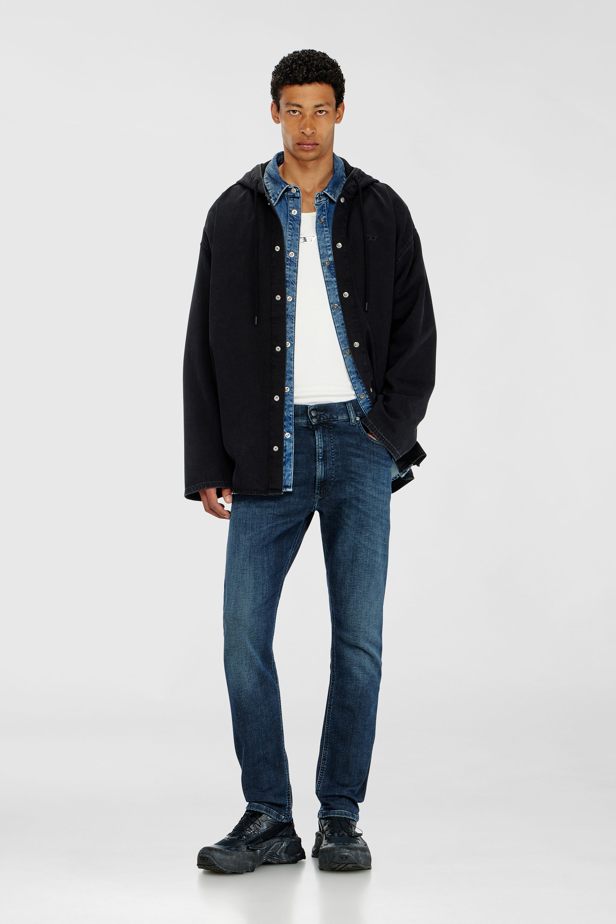Diesel - Regular 2032 D-Krooley-BW Joggjeans&reg; 09P94 Homme, Bleu Fonc&eacute; - Image 1