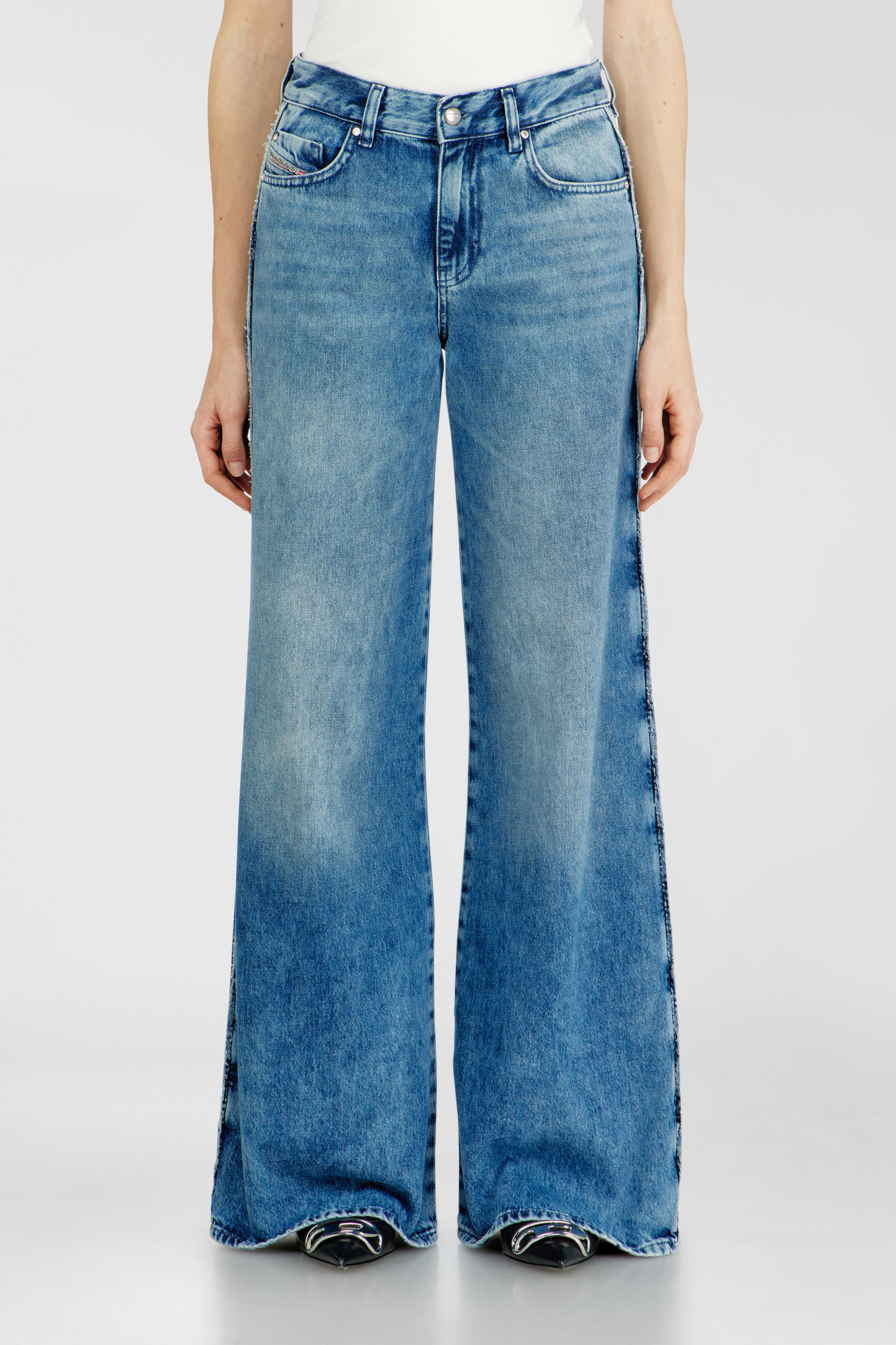 Diesel - Flare Jeans 1978 D-Akemi 0ADCJ Femme, Bleu moyen - Image 1