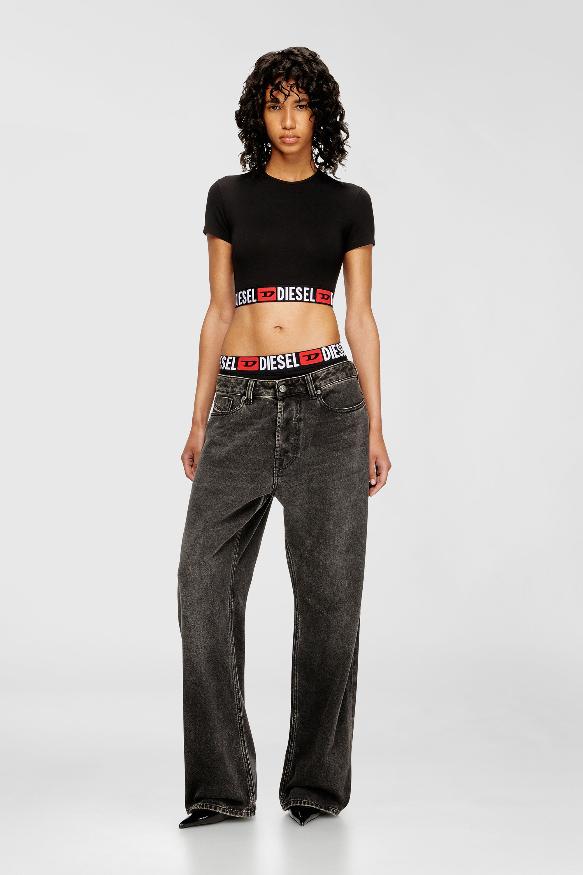 Diesel - IRMA-D-CORE, Crop top con fascia logo Donna in Nero - 6