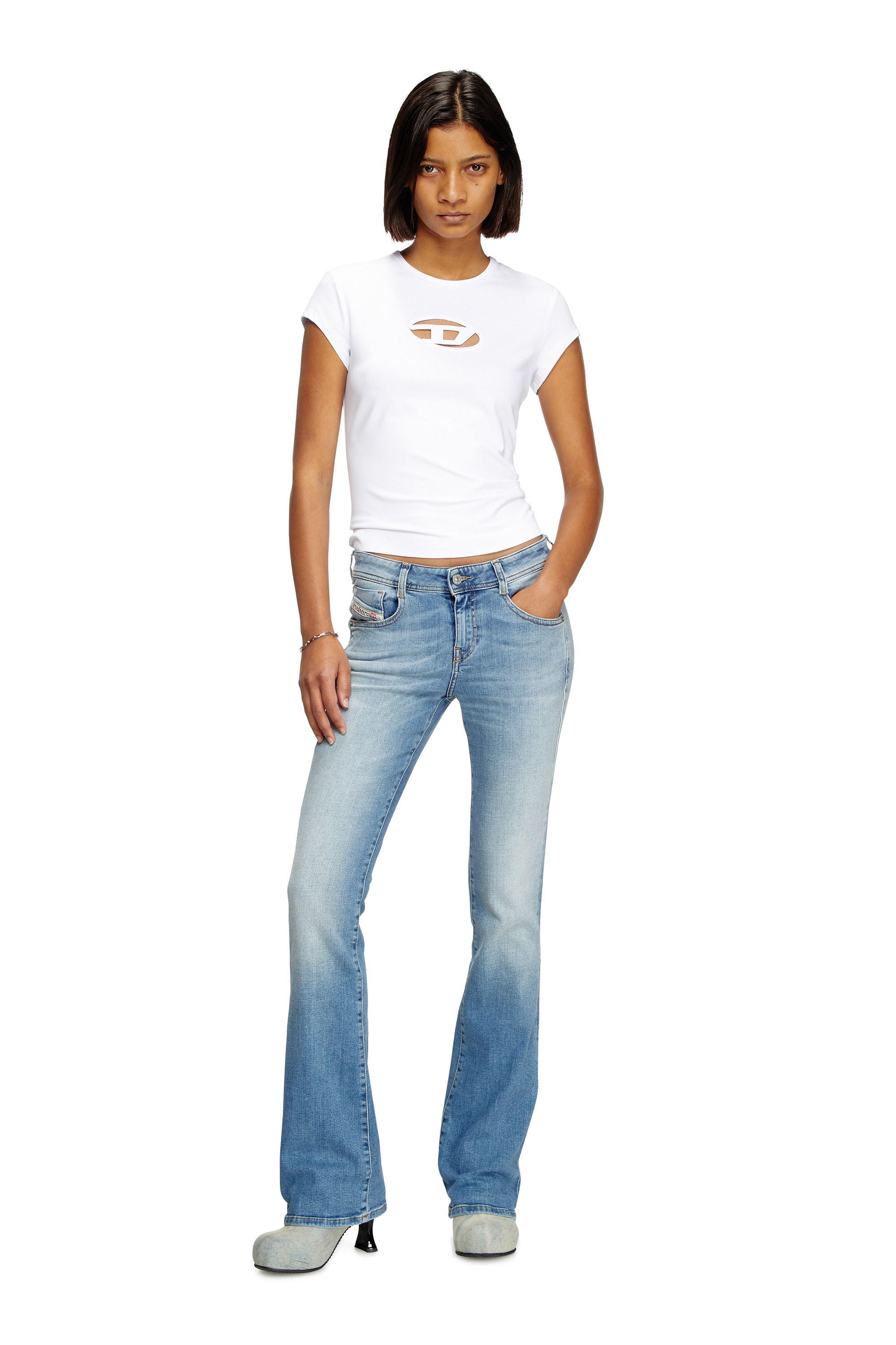 Diesel - T-ANGIE, T-shirt con logo peekaboo Donna in Bianco - 2