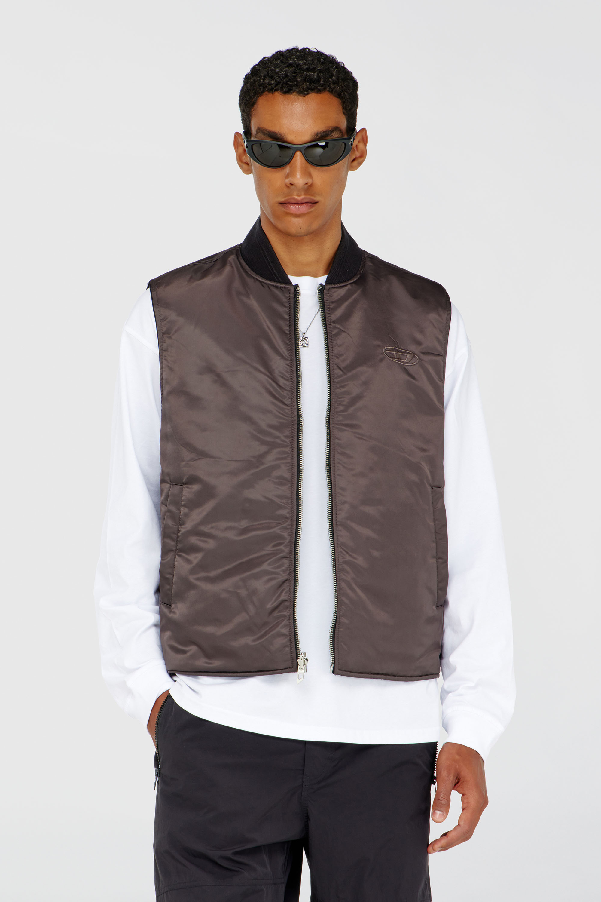 Diesel - W-TYPE-D1-SL, Herren Gepolsterte Satinweste mit Oval-D-Stickerei in Schwarz - 6