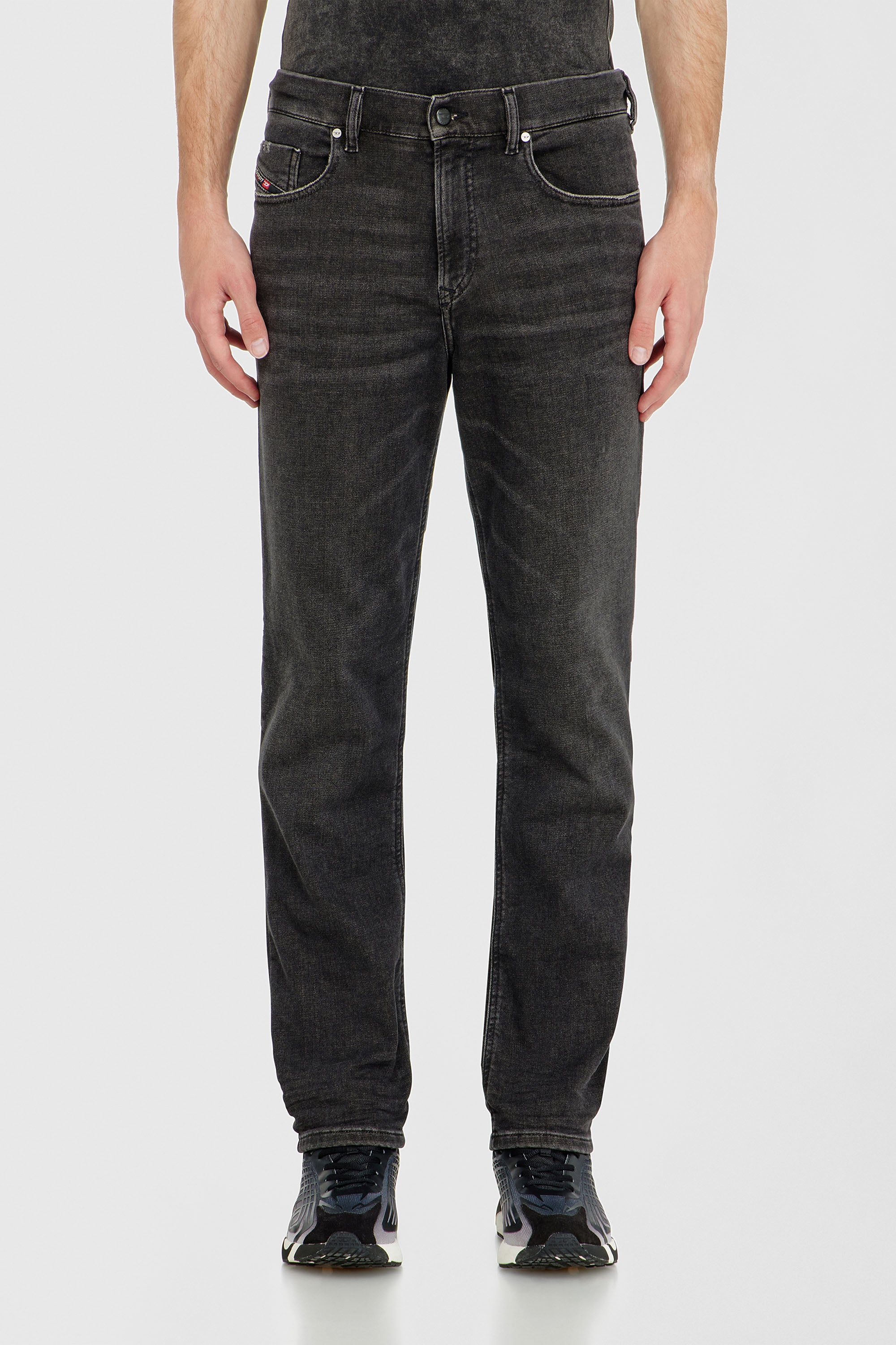 Diesel - Regular 2090 D-Veekley Joggjeans&reg; 09P92 Uomo, Nero/Grigio scuro - Image 1