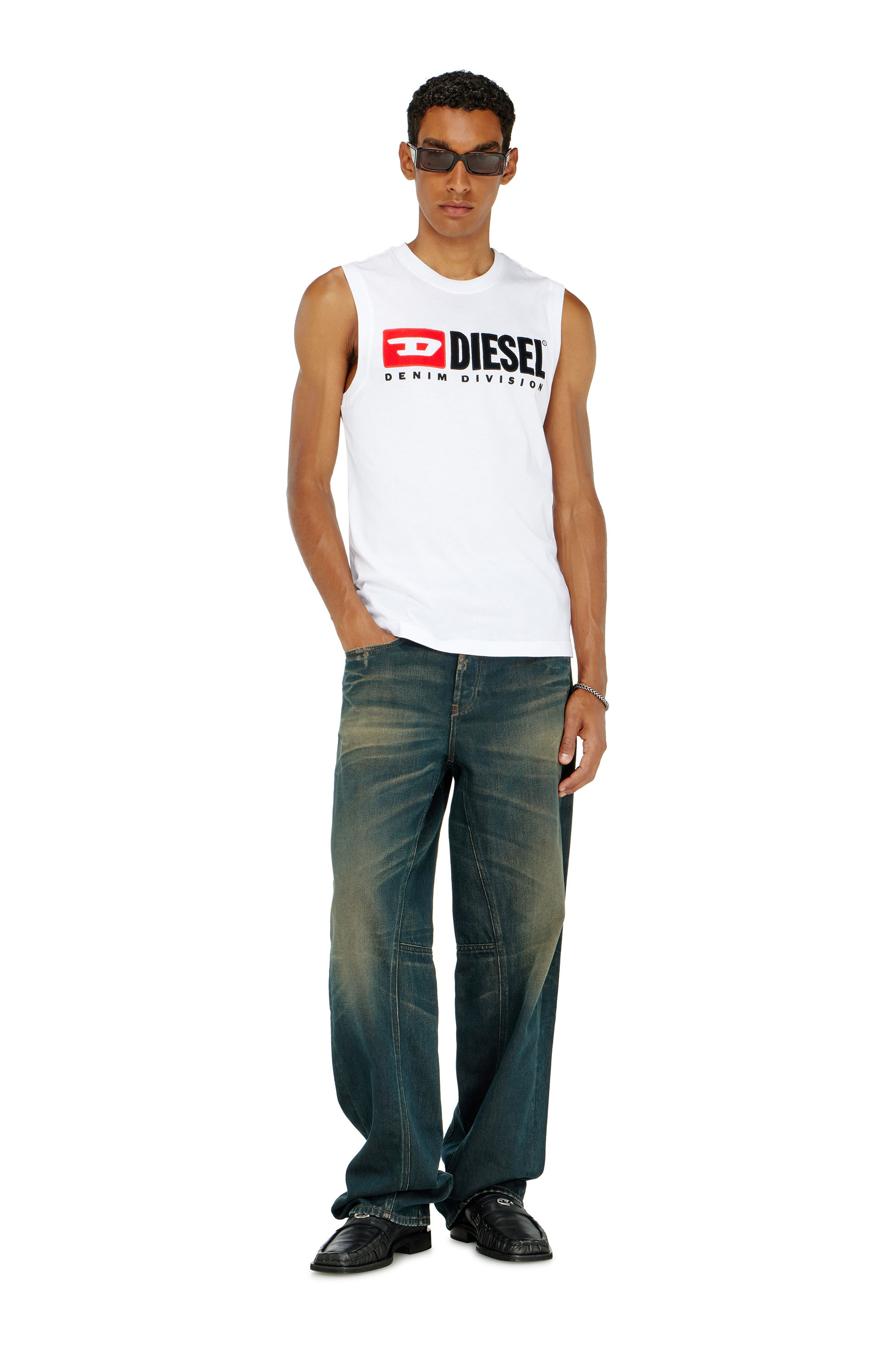Diesel - T-ISCO-DIV, Canotta con stampa logo sul petto Uomo in Bianco - 2