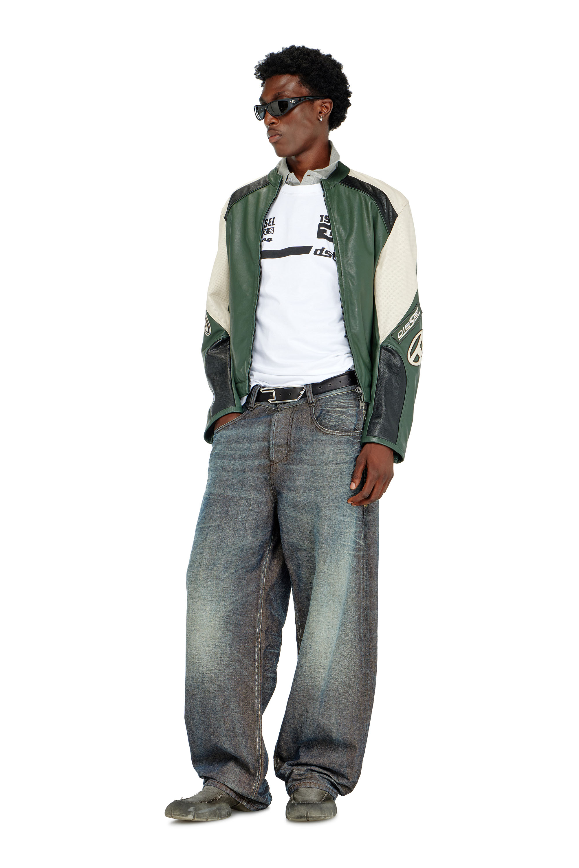 Diesel - T-NORM-V12, T-shirt en coton avec imprim&eacute;s graphiques contrast&eacute;s Homme in Blanc - 2