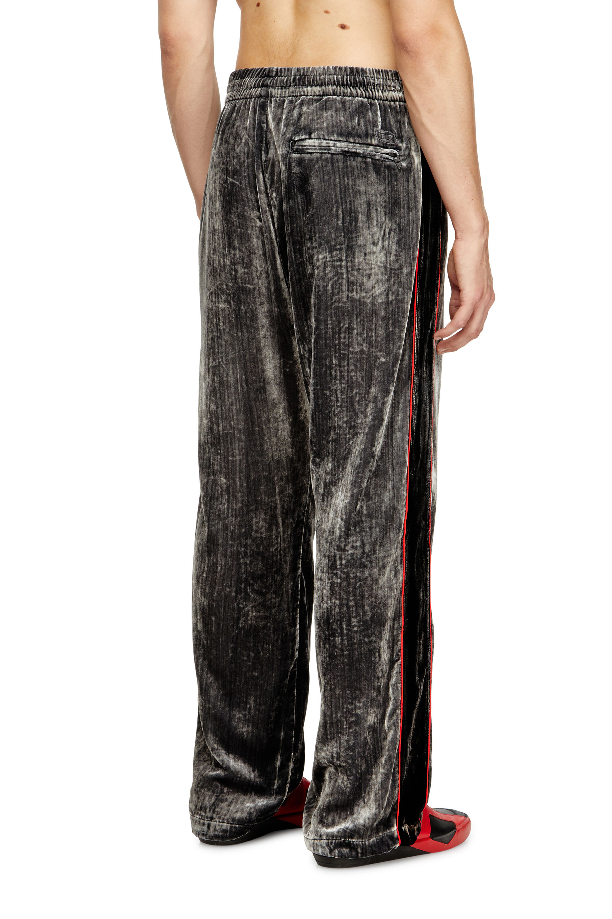 Diesel - P-HAY, Pantalon de survêtement en velours traité Homme in Gris - 4
